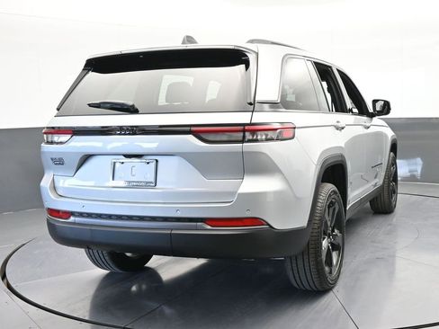 New 2026 Jeep Grand Cherokee Limited w/ Limited Altitude Package RWD image 5