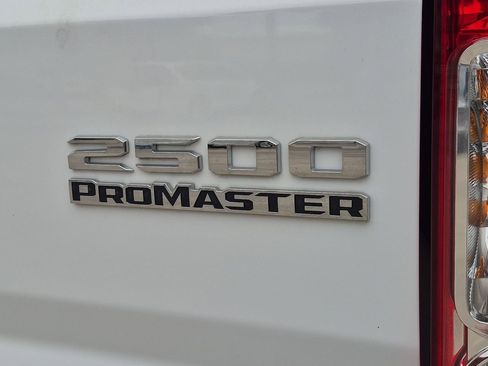 Used 2025 RAM ProMaster 2500 w/ Convenience Group FWD image 6