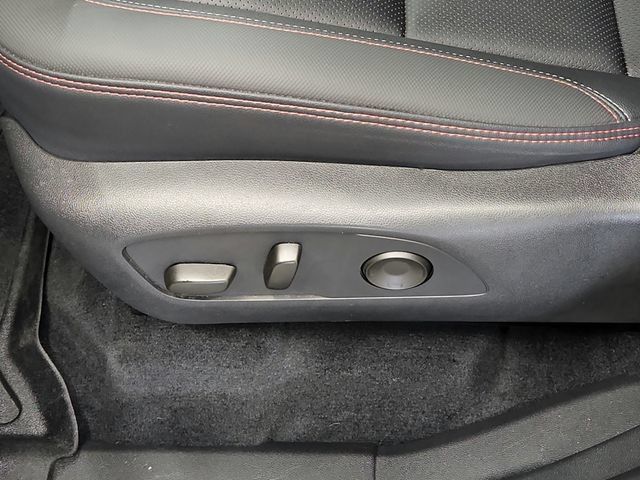 Used 2025 Chevrolet Traverse RS FWD image 22