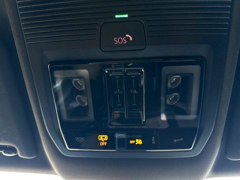 Used 2024 Volkswagen Atlas Cross Sport SEL Premium R-Line image 37