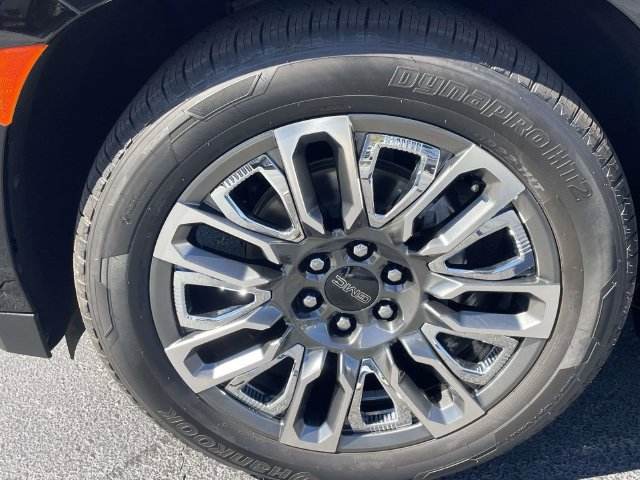 Certified 2024 GMC Yukon XL Denali Ultimate AWD/4WD image 8