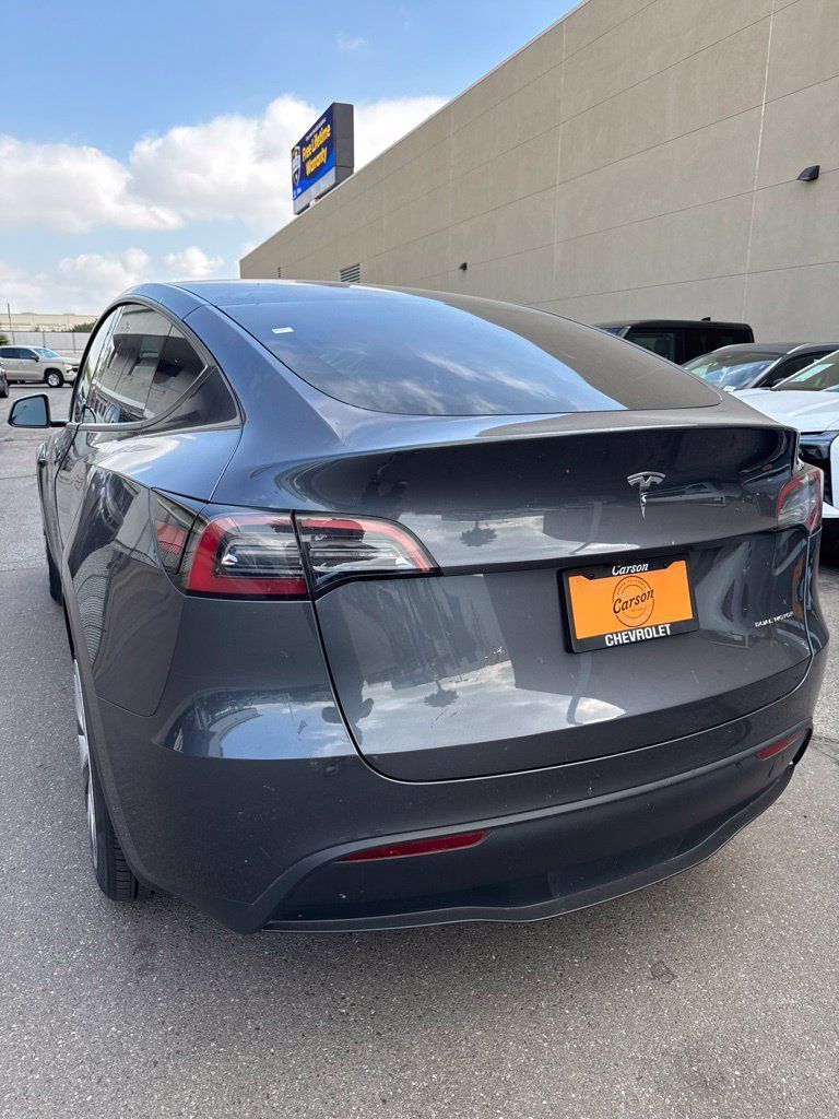 Used 2023 Tesla Model Y Long Range AWD/4WD image 2
