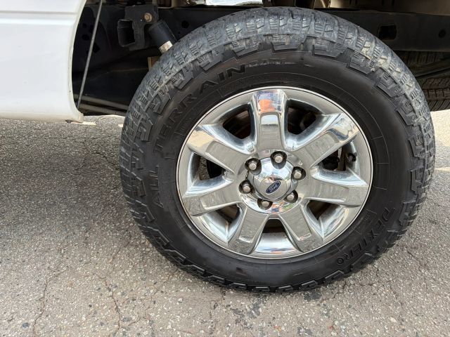 Used 2014 Ford F150 XLT w/ Equipment Group 302A Luxury AWD/4WD image 10