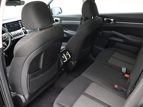 Used 2023 Kia Sorento LX image 11