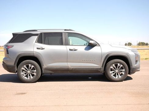 Used 2025 Chevrolet Equinox LT w/ Convenience Package II FWD image 5