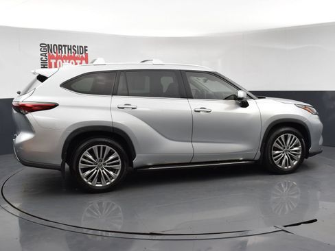 Used 2022 Toyota Highlander Platinum AWD/4WD image 5