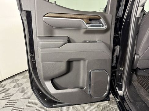 Used 2025 GMC Sierra 1500 Elevation image 19