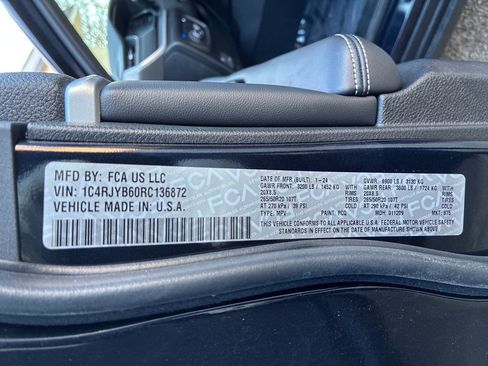 New 2024 Jeep Grand Cherokee Limited 4xe w/ Luxury Tech Group II image 17