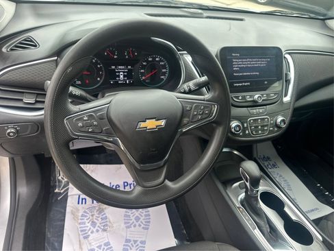 Used 2021 Chevrolet Malibu LT image 28