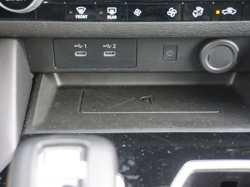 Used 2025 Mitsubishi Outlander SE image 17