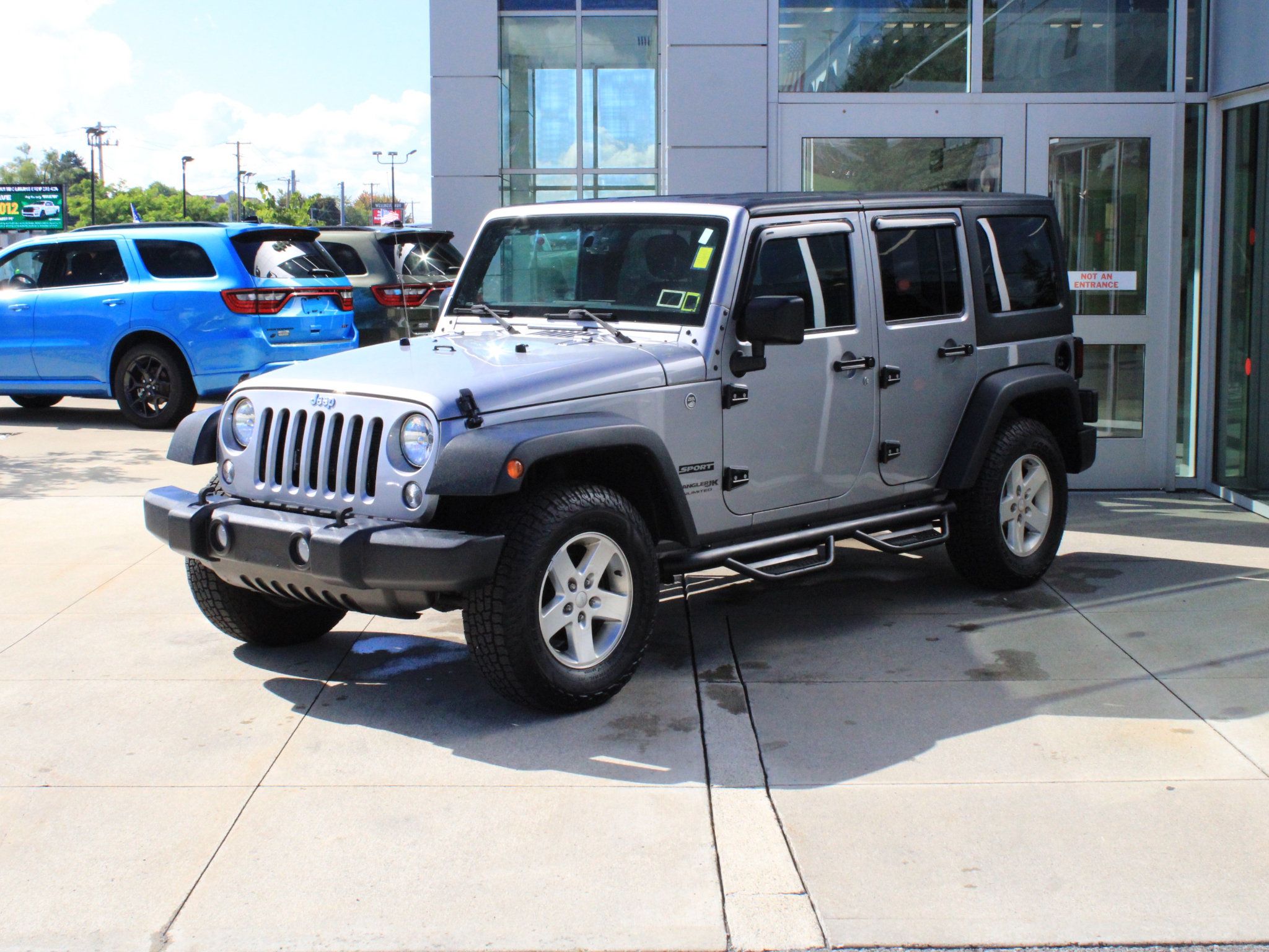 Used 2018 Jeep Wrangler Unlimited Sport S AWD/4WD image 3