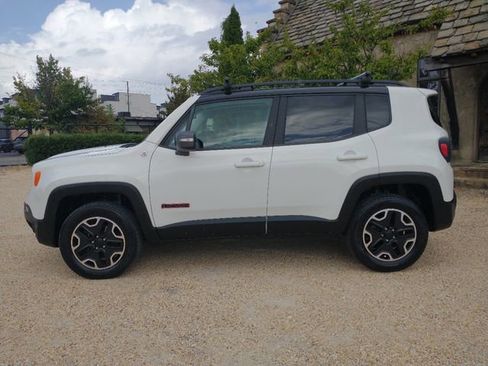 Used 2017 Jeep Renegade Trailhawk w/ Popular Equipment Group image 10
