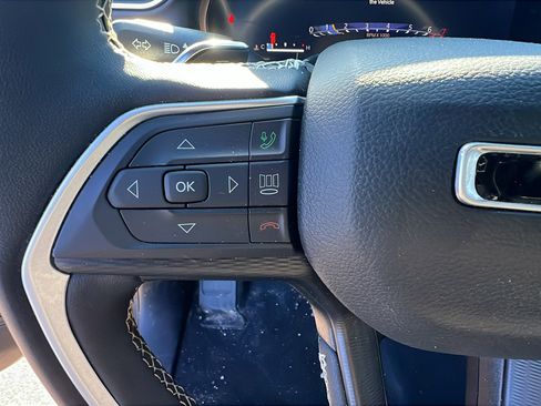 Used 2024 Jeep Grand Cherokee L Laredo w/ Luxury Tech Group I image 27