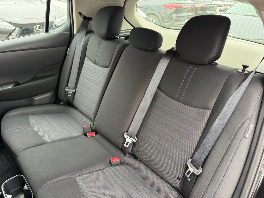 Used 2025 Nissan Leaf S FWD image 38