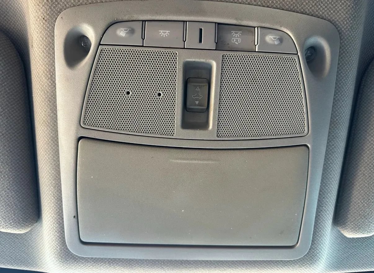 Used 2019 Nissan Sentra SV w/ Special Edition Package FWD image 18