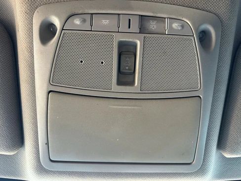 Used 2019 Nissan Sentra SV w/ Special Edition Package FWD image 18