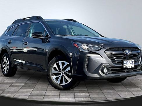 Used 2023 Subaru Outback Premium AWD/4WD image 3