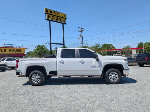Used 2020 Chevrolet Silverado 2500 LT w/ Convenience Package AWD/4WD image 5