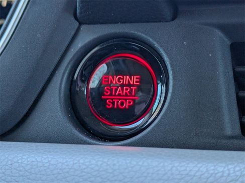 Used 2024 Honda Pilot Touring image 29