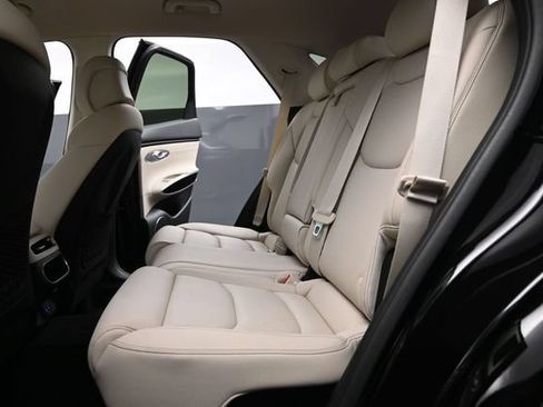 Used 2024 Genesis GV70 2.5T AWD/4WD image 16