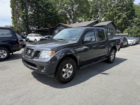 Used 2012 Nissan Frontier PRO-4X AWD/4WD image 2