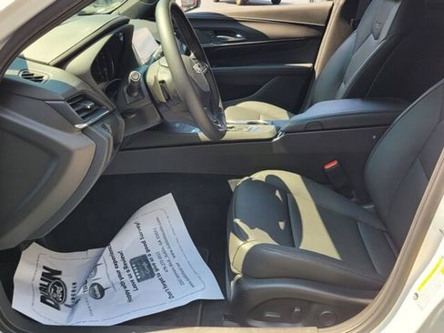 Used 2025 Cadillac CT4 Premium Luxury image 6