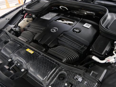 Used 2023 Mercedes-Benz Maybach GLS 600 4MATIC image 46