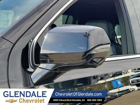 Certified 2025 GMC Yukon XL Denali AWD/4WD image 19