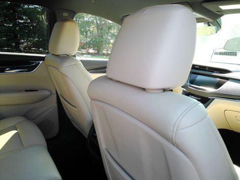 Certified 2019 Cadillac XT5 AWD image 19