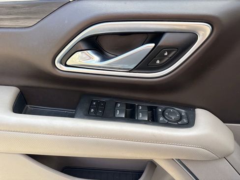 Used 2021 GMC Yukon XL SLT w/ SLT Luxury Plus Package image 17