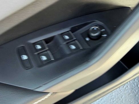 New 2026 Volkswagen Jetta SE FWD image 7
