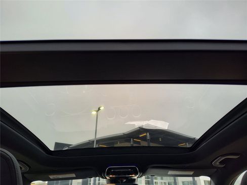 New 2025 Mercedes-Benz GLC 300 image 11