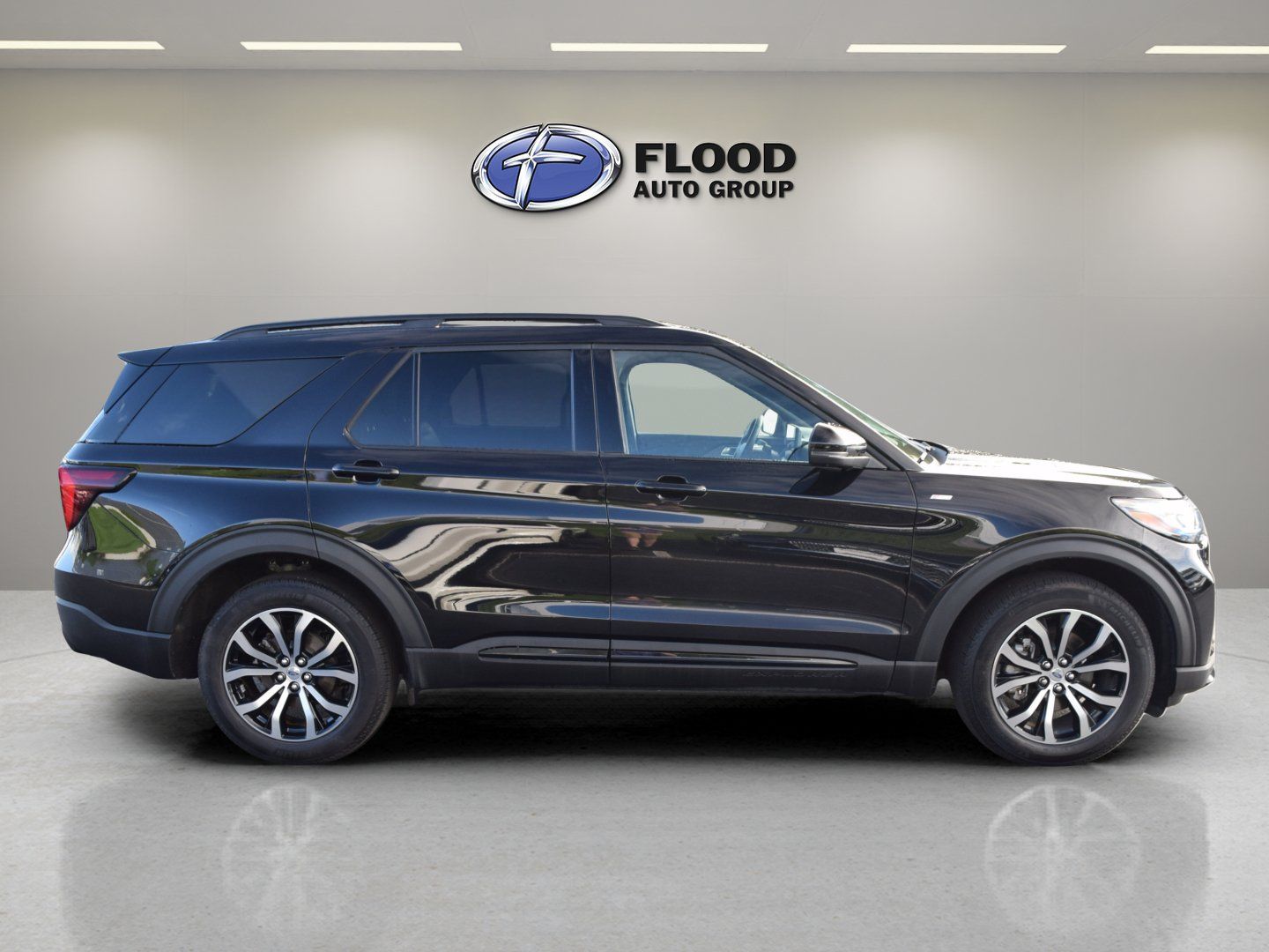 Used 2026 Ford Explorer ST-Line AWD/4WD image 3