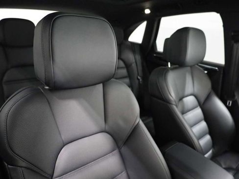 Certified 2026 Porsche Macan image 22