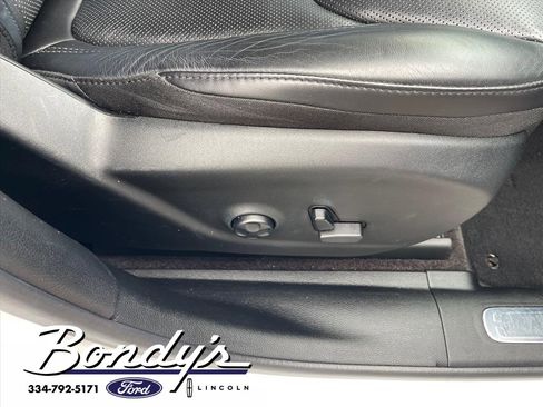 Used 2019 Jeep Cherokee Limited w/ Luxury Group image 17