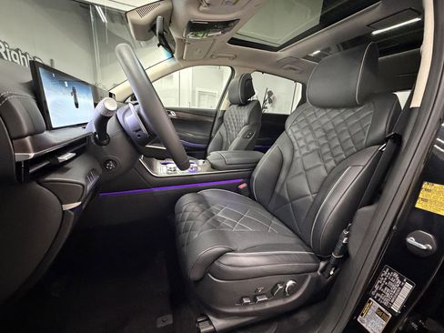 Used 2025 Genesis GV80 3.5T Prestige image 9