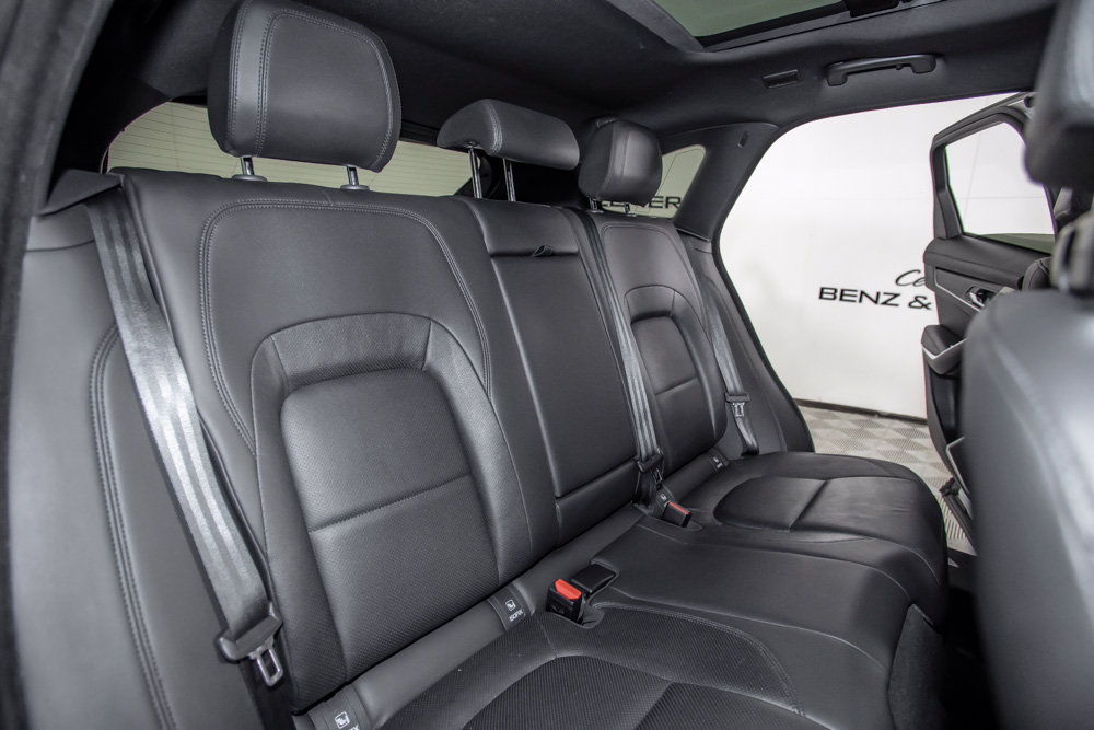 Used 2023 Jaguar F-PACE S AWD/4WD image 15