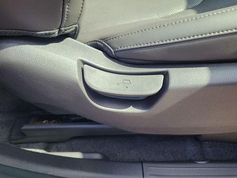New 2026 Kia Carnival FWD image 9