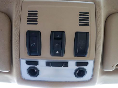 Used 2011 BMW 335i xDrive Sedan image 34