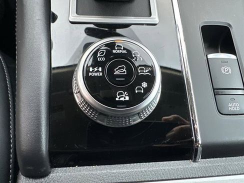 Used 2023 Mitsubishi Outlander SE image 28