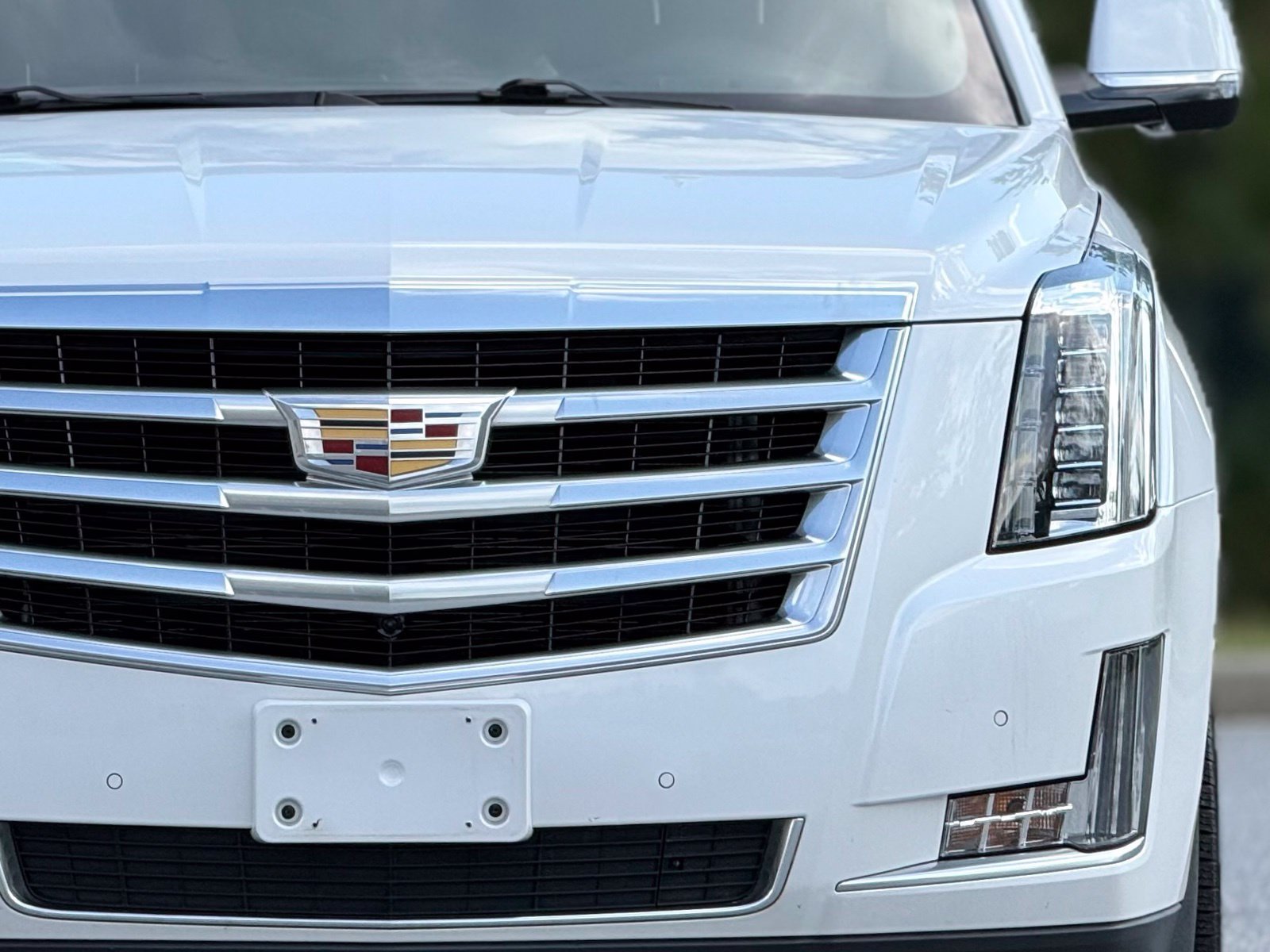 Used 2016 Cadillac Escalade Luxury AWD/4WD image 15