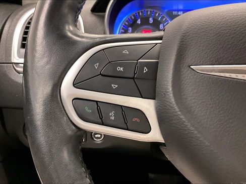 Used 2018 Chrysler 300 Limited w/ Light Group image 18