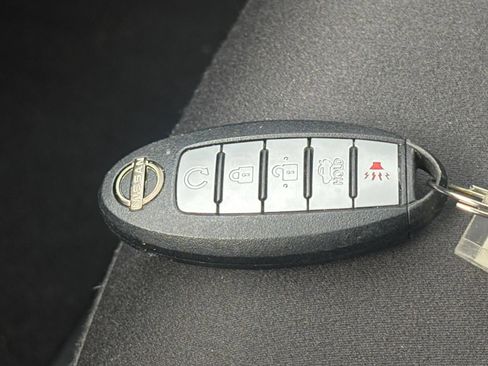 Used 2025 Nissan Altima 2.5 SV FWD image 21
