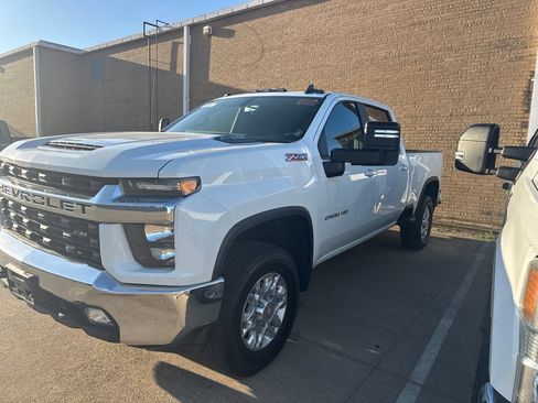 Used 2022 Chevrolet Silverado 2500 LT w/ Convenience Package AWD/4WD image 1