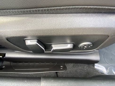 Used 2025 BMW 330i xDrive Sedan w/ Premium Package image 12