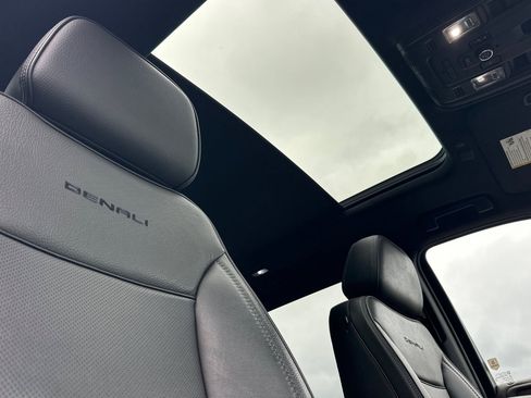 Used 2021 GMC Yukon Denali image 18