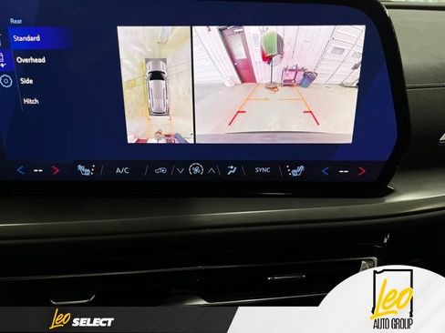 Used 2026 Chevrolet Traverse LT w/ Driver Confidence Package AWD/4WD image 28