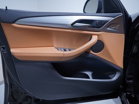 Used 2024 BMW X4 xDrive30i w/ Premium Package image 16