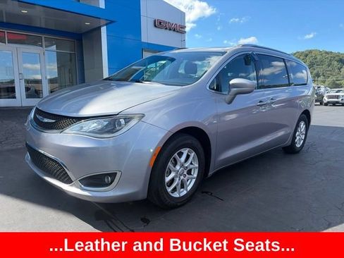 Used 2020 Chrysler Pacifica Touring-L FWD image 1