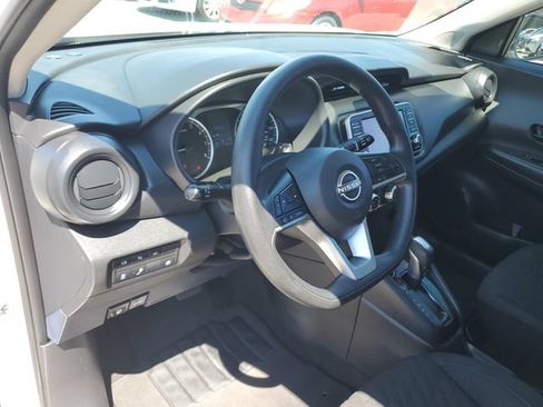 Used 2022 Nissan Kicks S FWD image 17